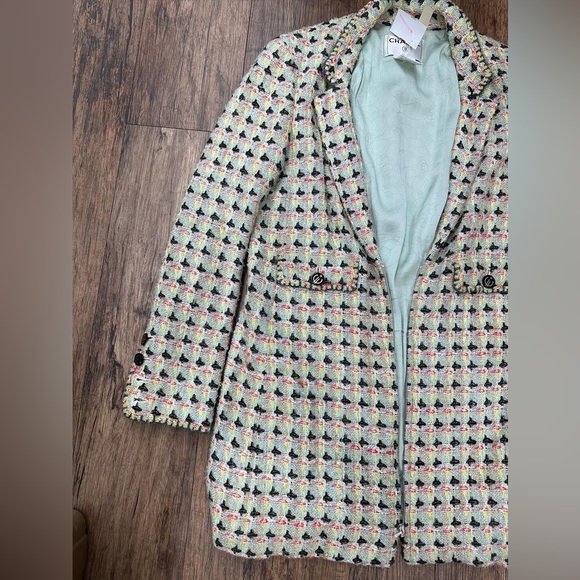 Authentic Vintage Chanel in Tweed France size 44. In great condition. Vintage. - Picture 9 of 13